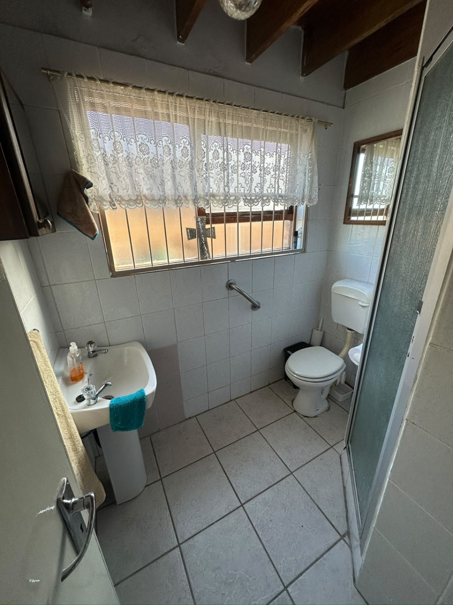 3 Bedroom Property for Sale in Wavecrest Eastern Cape